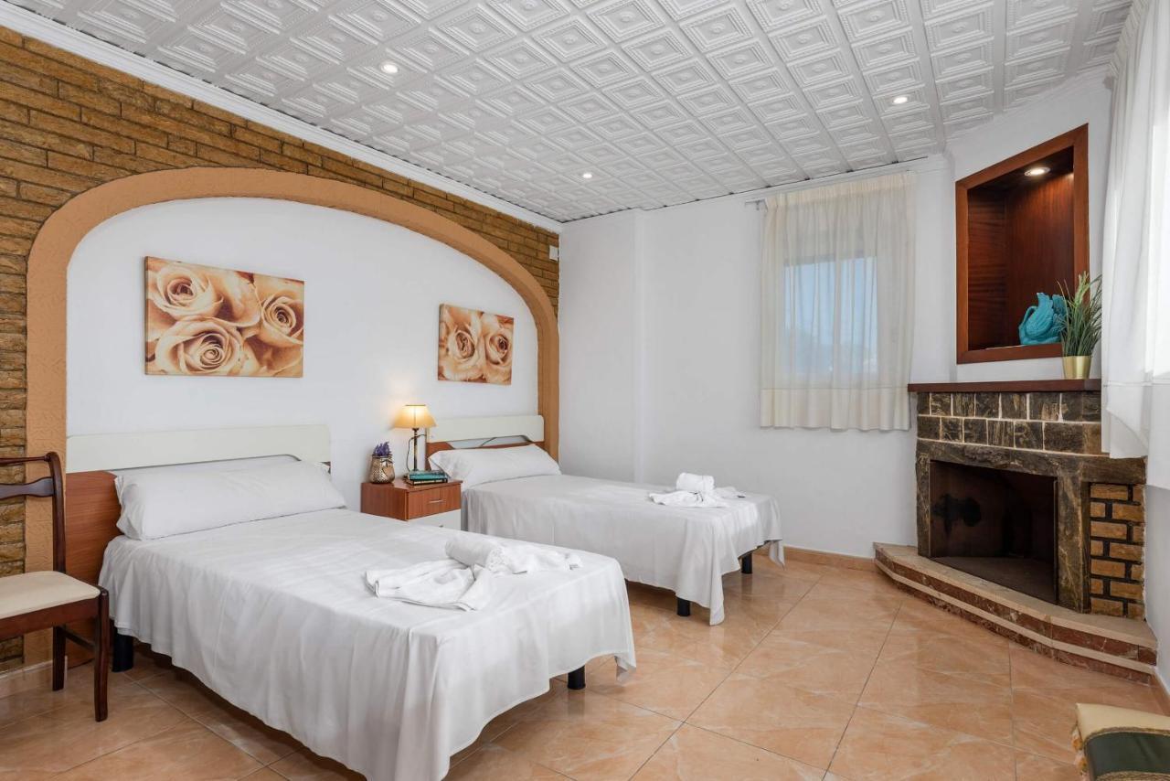 Villa Caleta - Plusholidays カルプ エクステリア 写真